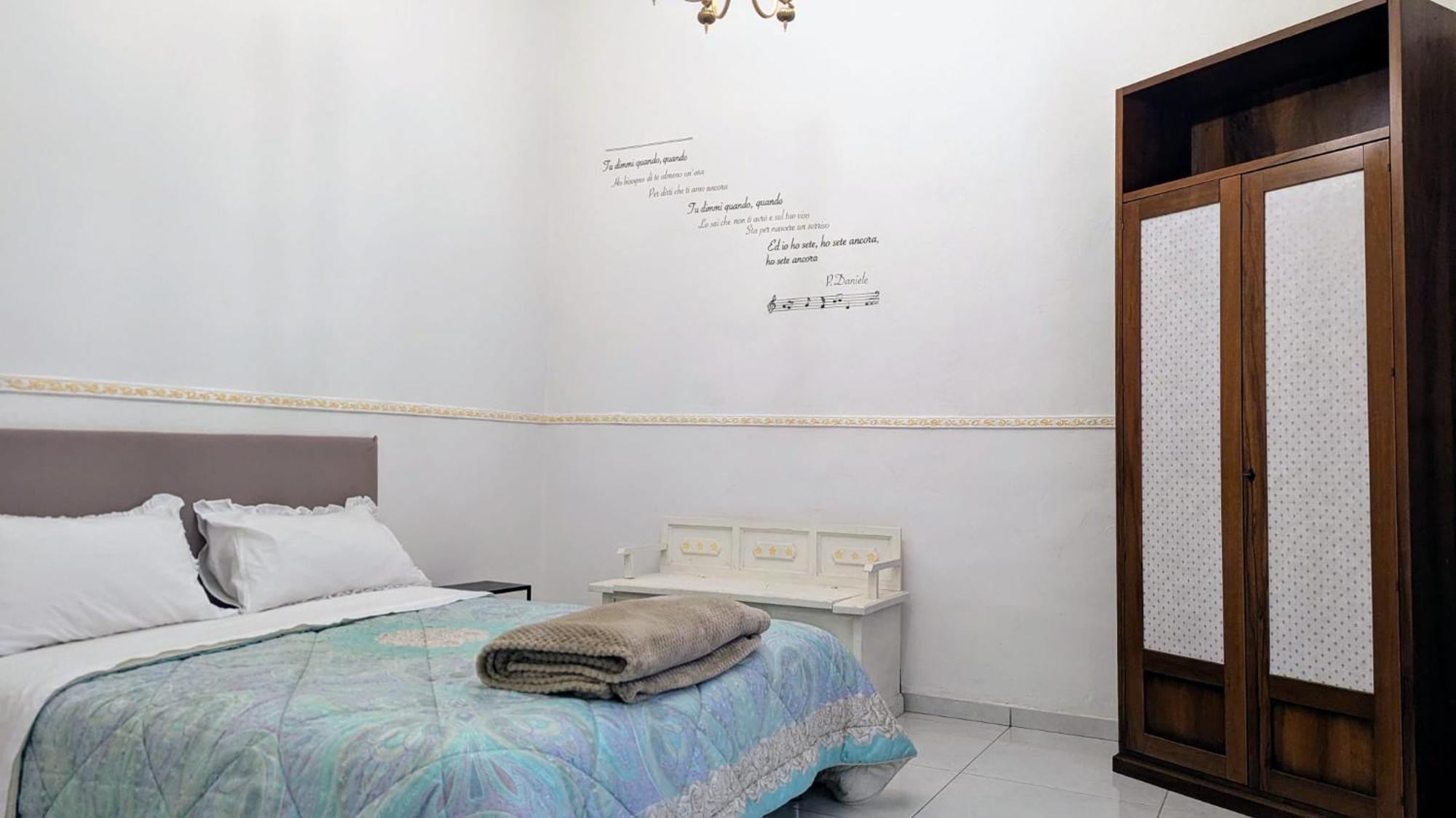 Апартаменты A Casa E Margari Неаполь Экстерьер фото